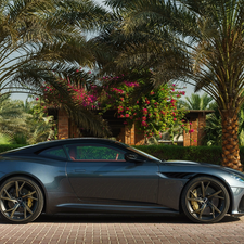 Aston Martin, Superleggera, Palms, DBS