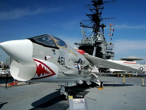 Vought F-8 Crusader, aircraft carrier, USS Midway