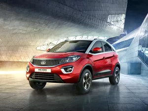 2016, Red, Tata Nexon