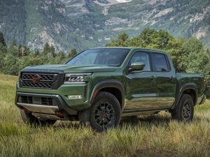 Nissan Frontier, Green