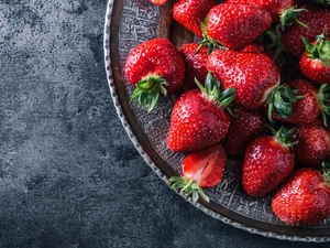 peduncle, plate, strawberries