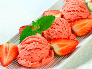 leaves, boarding, strawberries, plate, ice cream