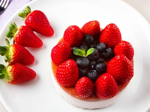 blueberries, plate, strawberries, peduncle, cake