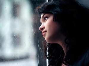 Rain, brunette, Glass