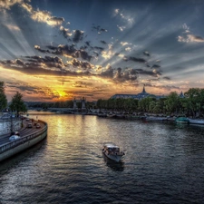 rays of the Sun, River, The ship