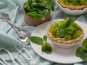 mint, Muffins, teaspoon, stuff, fork, kiwi