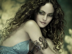 curls, Vanessa Paradis, make-up